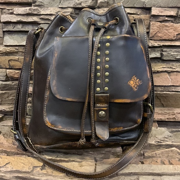 Patricia Nash Bags Patricia Nash Distressed Vintage Leather Drawstring Bucket Bag